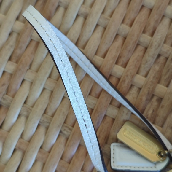 Coach Legacy Turnlock Large Leather Clutch Wristlet - Picture 7 of 15